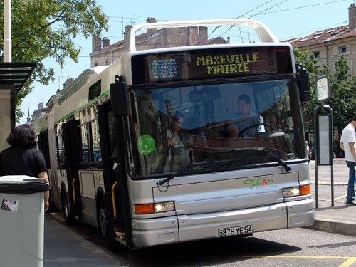 Réseau urbain Heuliez Bus GX417 GNV : 5879 YE 54